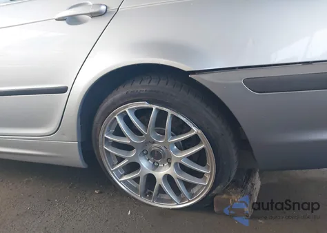 2003 BMW 330I из США, поврежденный, VIN WBAEV53453KM04789